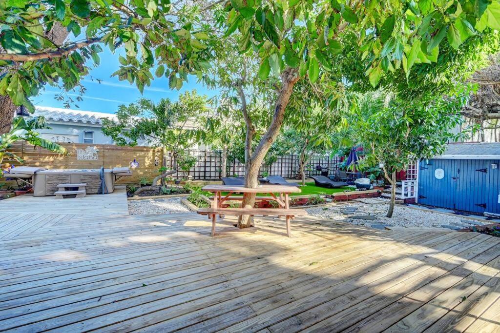 Garden Beach Studio @The Island Deerfield Beach Bagian luar foto