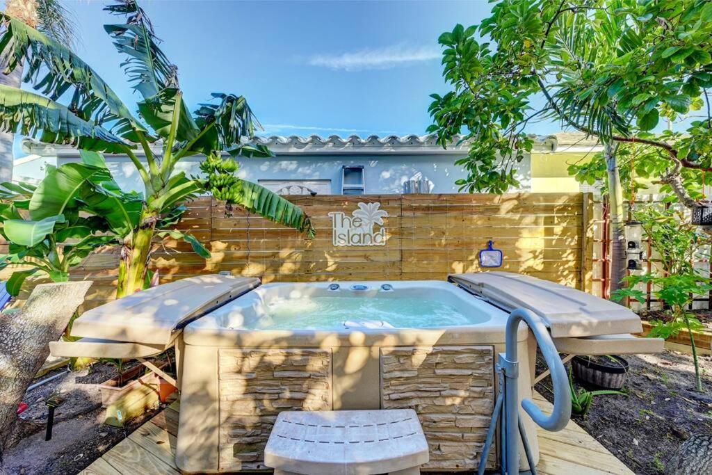 Garden Beach Studio @The Island Deerfield Beach Bagian luar foto